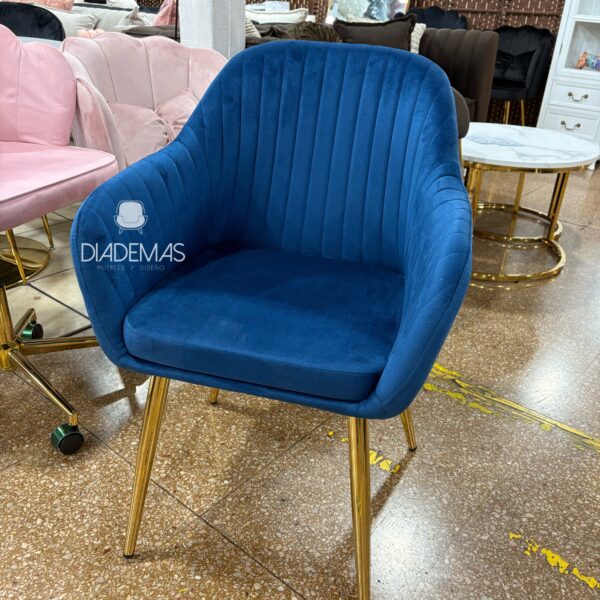 Sitial Nevada con patas doradas y l&iacute;neas decorativas