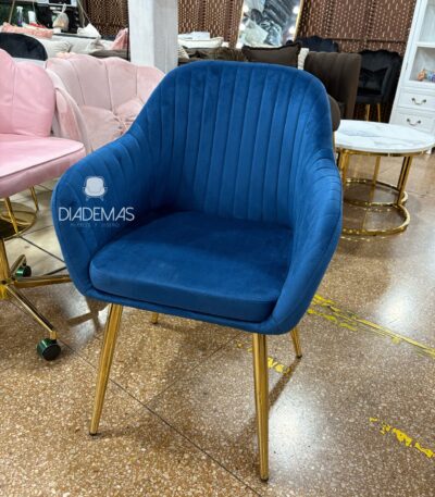 Sitial Nevada con patas doradas y l&iacute;neas decorativas