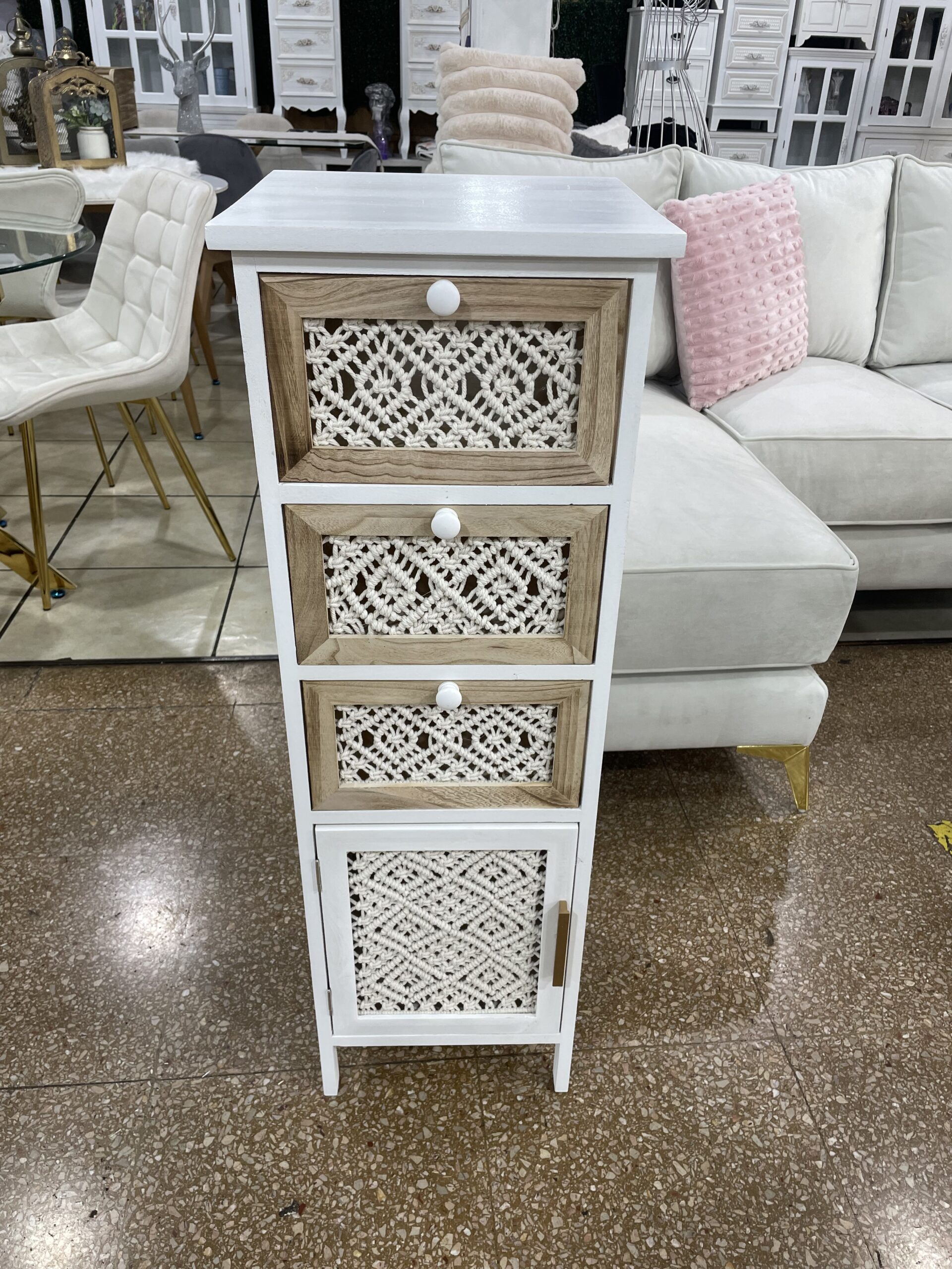 IMG_6506-scaled-1.jpeg Cabinet Macrame Alto 33x33x100 para dormitorio