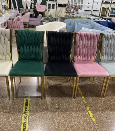 Silla Porto Trenza con estructura dorada y felpa