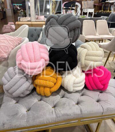Coj&iacute;n Nudo decorativo en varios colores