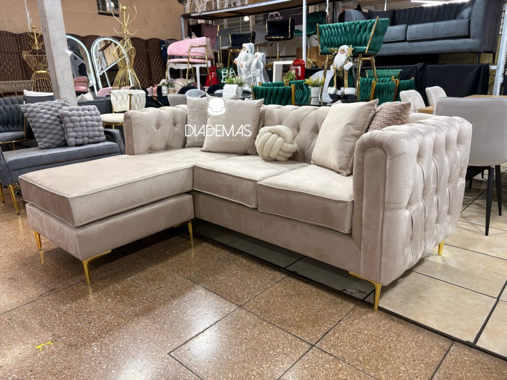 Seccional Ibiza con estructura de madera y patas met&aacute;licas