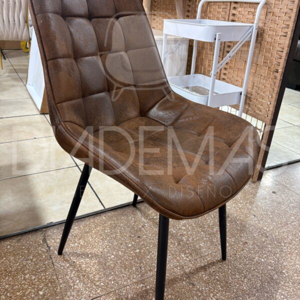 Silla Botons Antique con cuerina envejecida