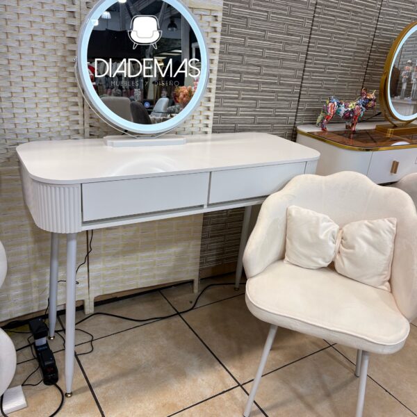 Tocador White con espejo y silla en color blanco