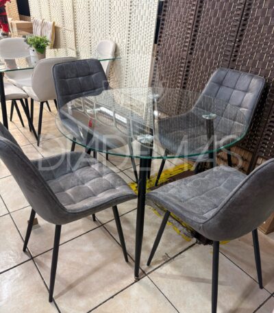 Comedor Antique de 1.20 con 4 sillas capitone