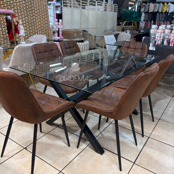 Comedor Bursa Black con vidrio templado y sillas en PU envejecido