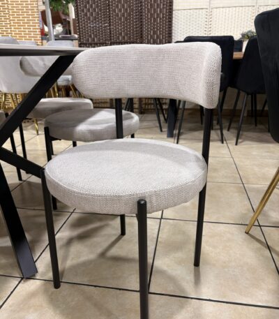 Silla Oasis disponible en beige gris y gris oscuro